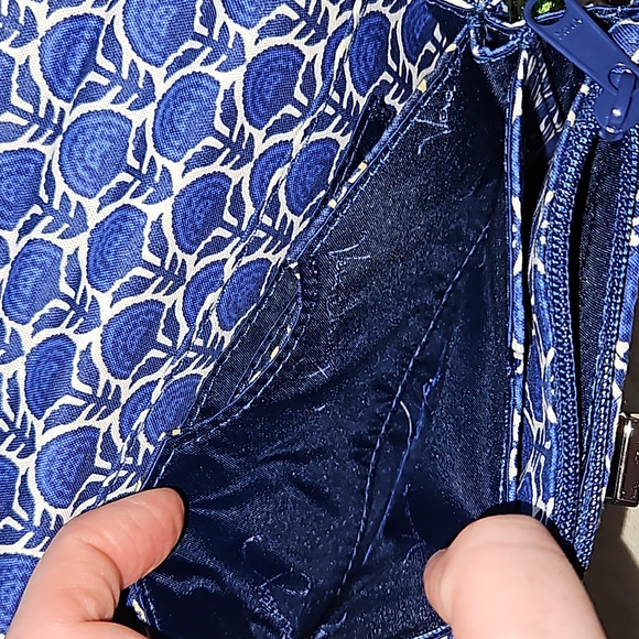 Vera Bradley Wristlet/ Wallet - Picture 9 of 11